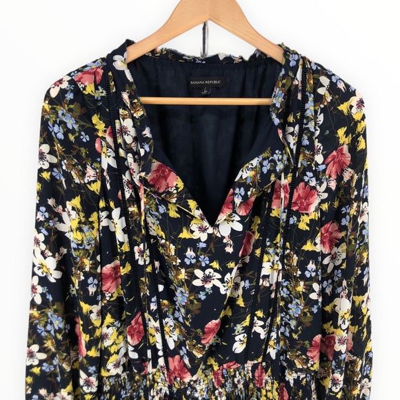 Banana Republic Valeri Long Sleeve Floral Smocked Waist Dress size Medium - Picture 3 of 14